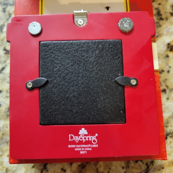 DaySpring Red Furry Friends Photo Holder 2x2 - Picture 2 of 2